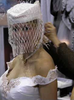 Bridal veil with Dot Mat